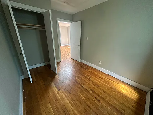 Rented by Premier Metro Realty Corp | media 16