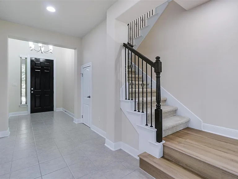 3009 Silvergrass Cv — Photo 4