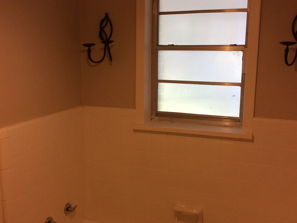 2nd image of 1018 Highland Cir