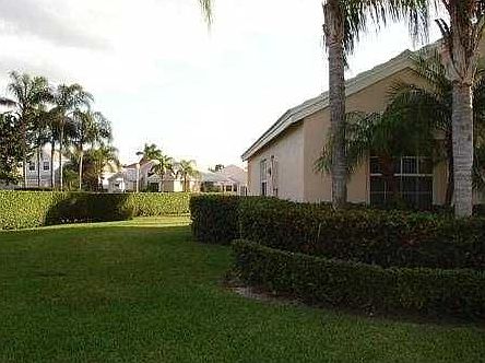 3rd image of 454 Bermuda Springs Dr
