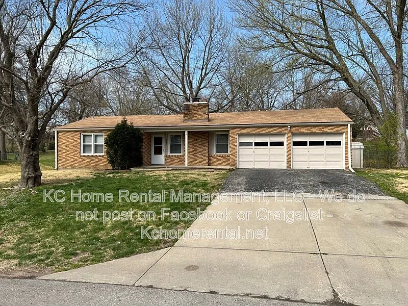 3 bed, 1.0 bath, 1048 sqft, $1,395 — Photo 1