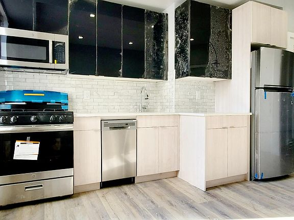 5th image of 304 Clerk St #2K