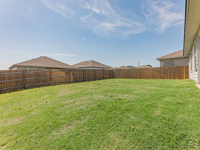 2306 Aylesbury Dr — Photo 26