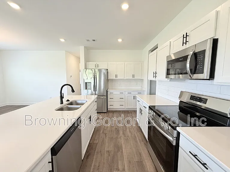 312 Traywick Pl — Photo 5