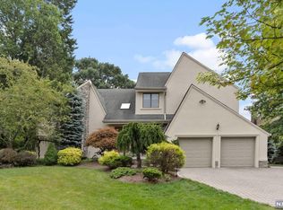 45 Horizon Ct, Township Of Washington, NJ 07676