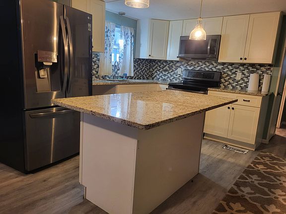 4th image of 2505 E Bay Dr Lot 7