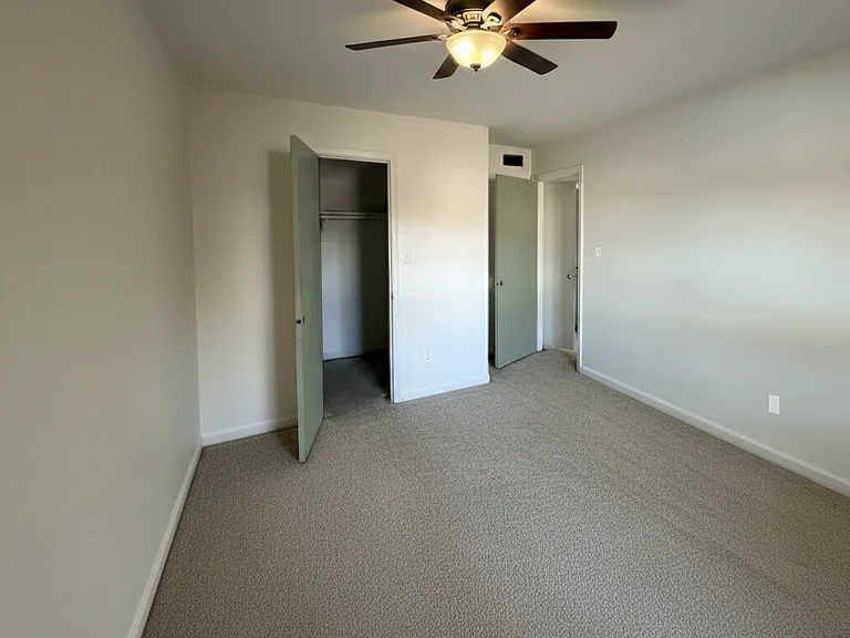 Meadow Brook Terrace — Photo 34