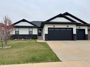 1861 Dickenson Ln, Iowa City, IA 52240