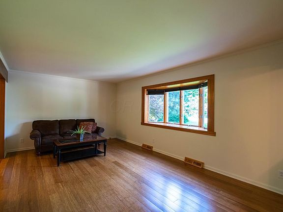 4th image of 8696 Woodlands Ct NW