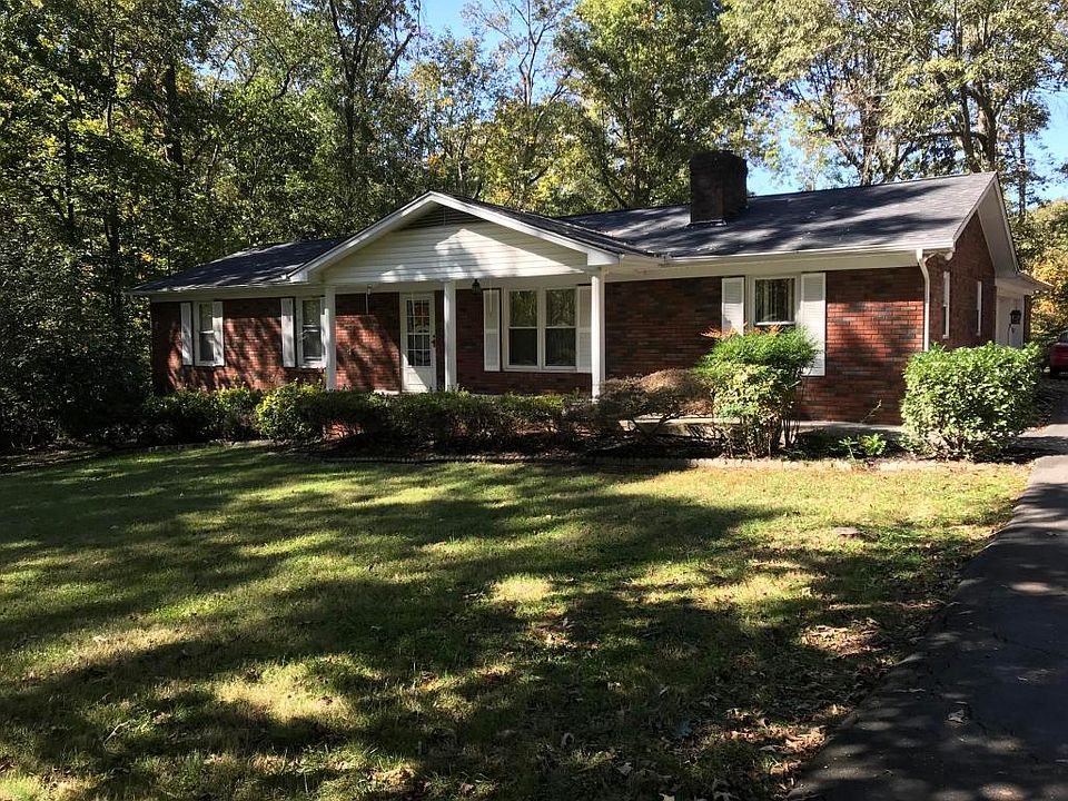 1st image of 799 Forest Heights Cir