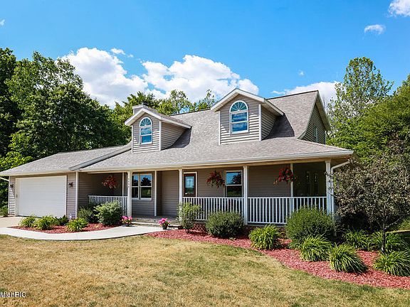 4th image of 5833 Beaver Creek Dr