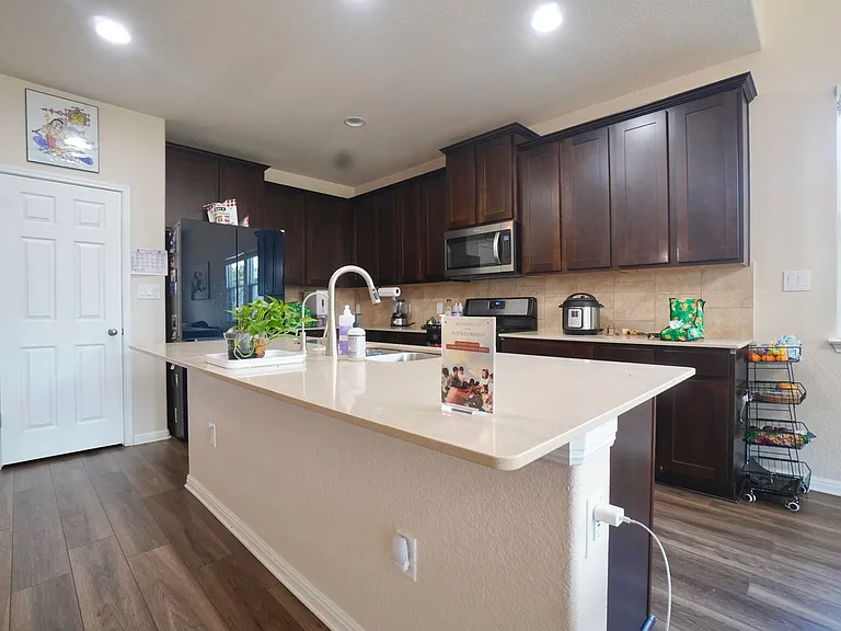 445 Arrowhead Vine St — Photo 37