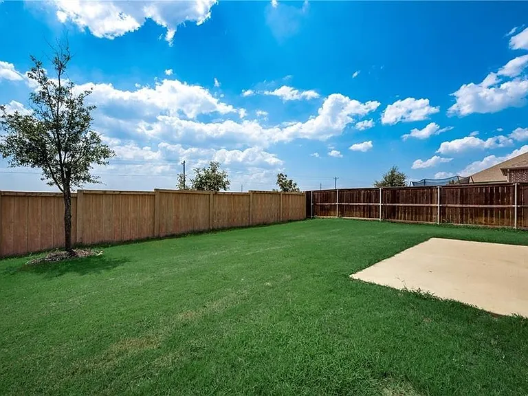 1025 Spring Falls Dr — Photo 21