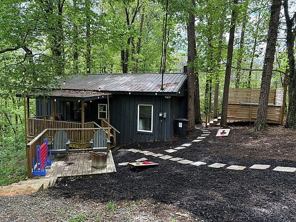 2nd image of 658 Pen Dr