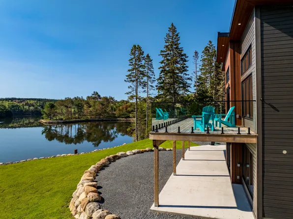 125 Indian Path Rd, Lunenburg, NS B0J 2C0