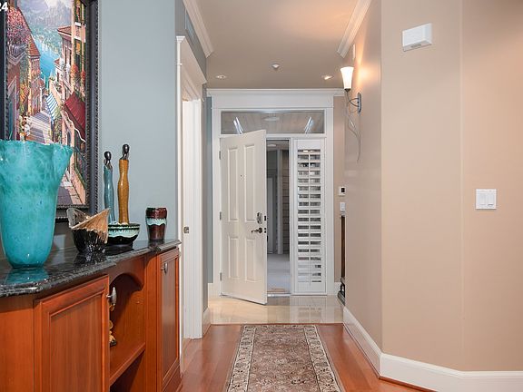 4th image of 5401 SE Scenic Ln Unit 302