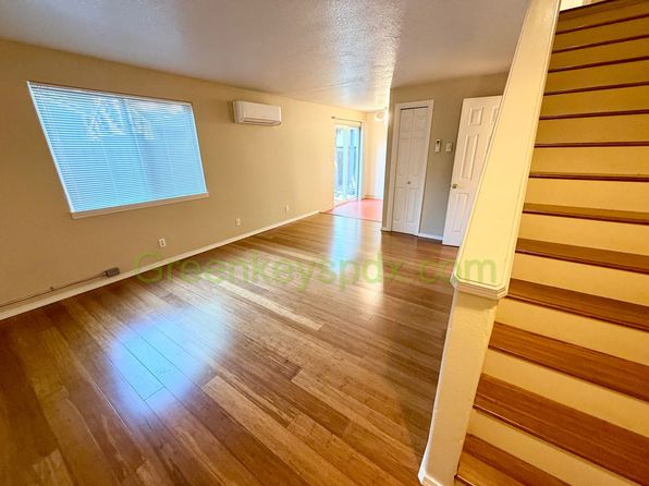 7137 SE Steele St APT 4