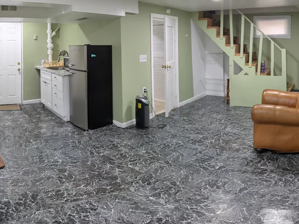 6945 Decatur St, Hyattsville, MD 20784