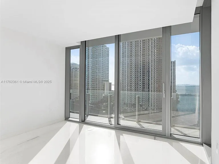 300 Biscayne Blvd #1403 — Photo 19