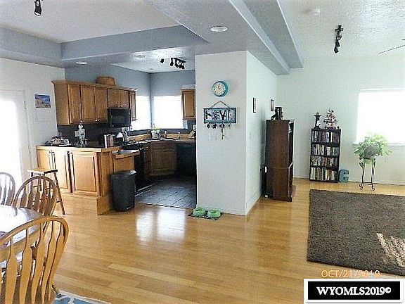 5th image of 1612 N Sunlight Dr