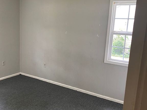 2nd image of 4889 Montgomery Rd