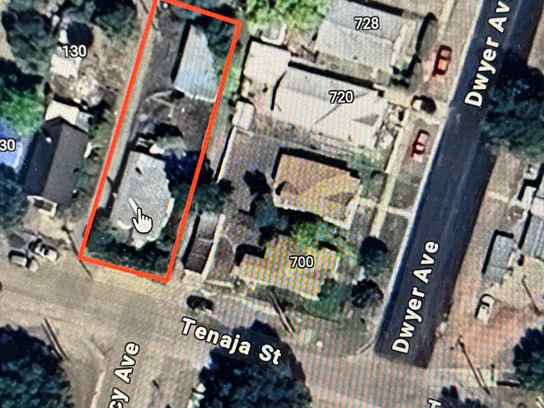 136 E Tenaja Ave — Photo 3