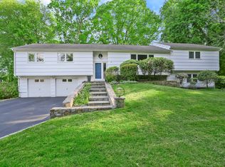 4 Nappa Ln, Westport, CT 06880