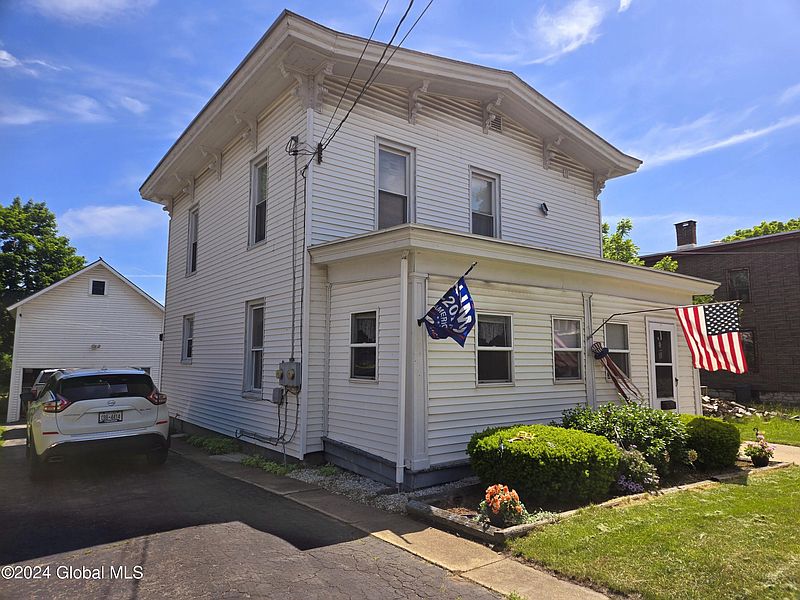 2nd image of 11 E Main Street