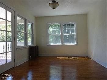 3rd image of 12004 Valley Ave E