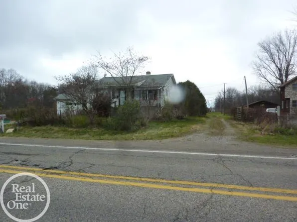 47635 Sugarbush Rd, Chesterfield, MI 48047