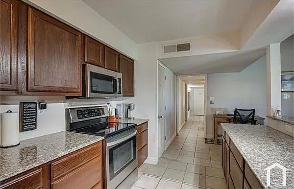 4701 Bayport Dr — Photo 6