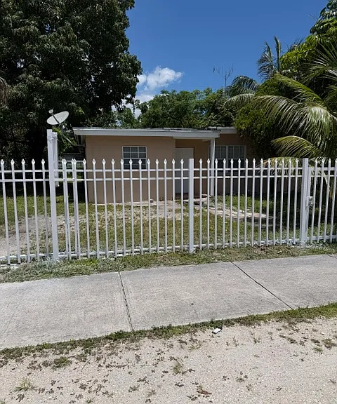 1365 NW 115th St — Photo 1