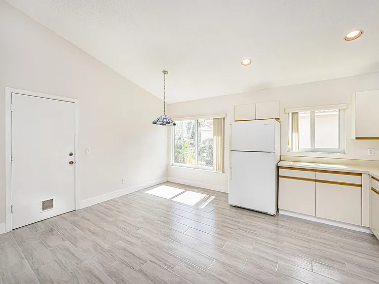 5148 Rosen Blvd — Photo 12