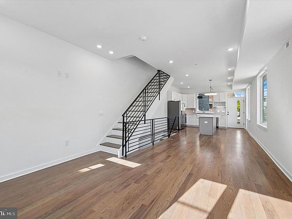 4th image of 1500 S 30th St
