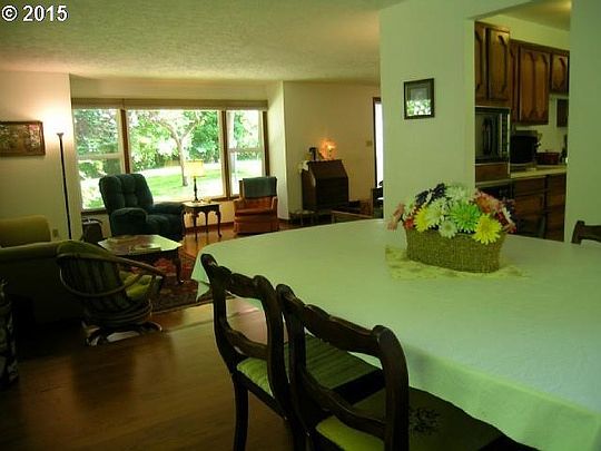 4th image of 6615 NE 129th St