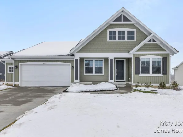 2355 Trailside Dr, Zeeland, MI 49464