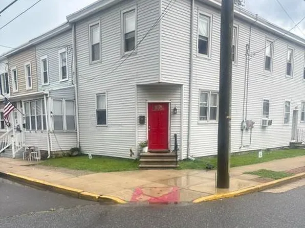217 3rd St, Gloucester City, NJ 08030