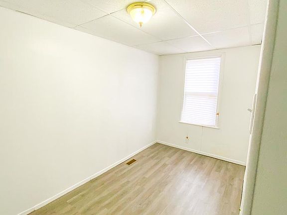 2nd image of 9522 S Commercial Ave