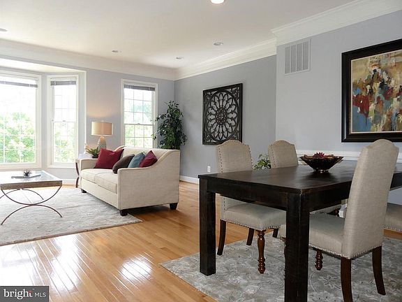 3rd image of 2536 Gadsby Pl