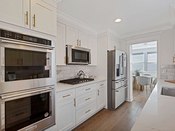 4th image of 7305 W Touhy Ave