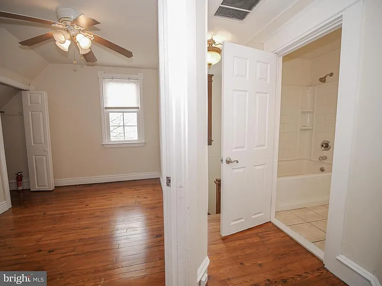 332 Crown Point Rd — Photo 35