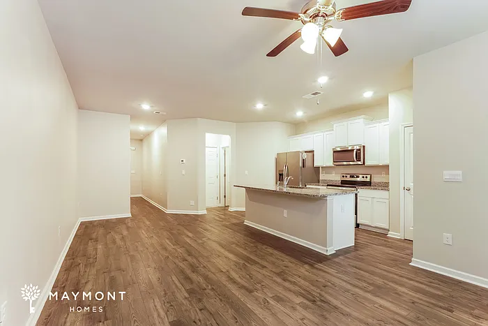 3 bed, 2.5 bath, 1481 sqft, $1,605 — Photo 4