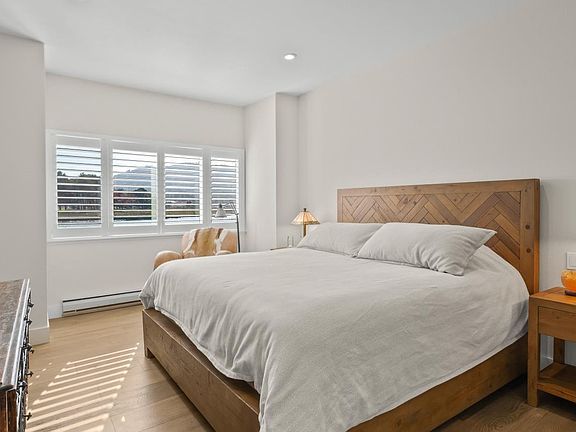 5th image of 535 S Eliseo Drive