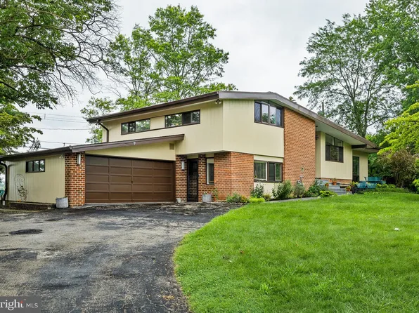 4116 Fountain Green Rd, Lafayette Hill, PA 19444