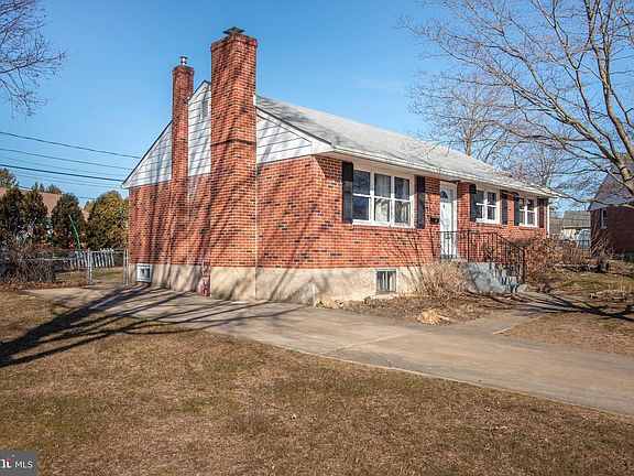 3rd image of 4 Penndrew Ct