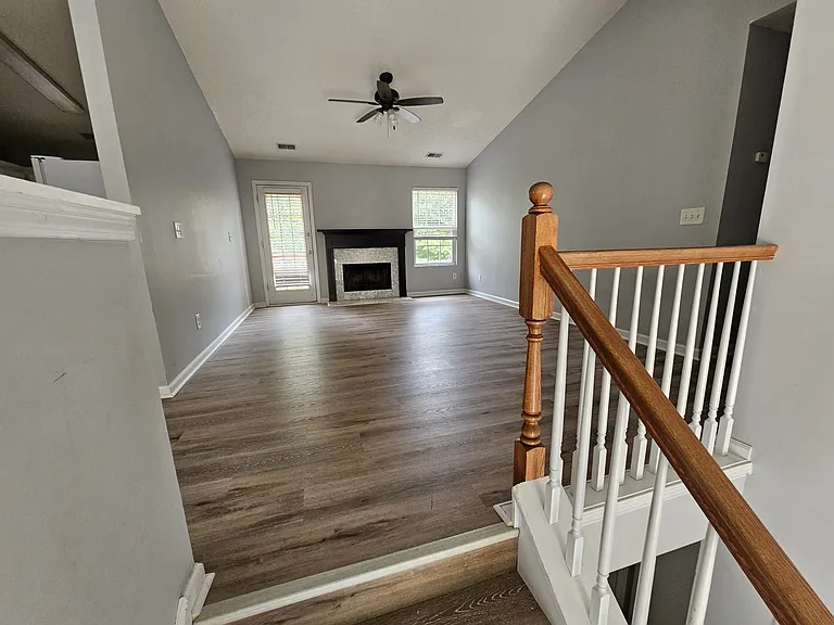1406 Flanagan Mill Dr — Photo 3