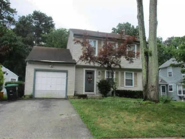 48 Woodvale Dr, Atco, NJ 08004