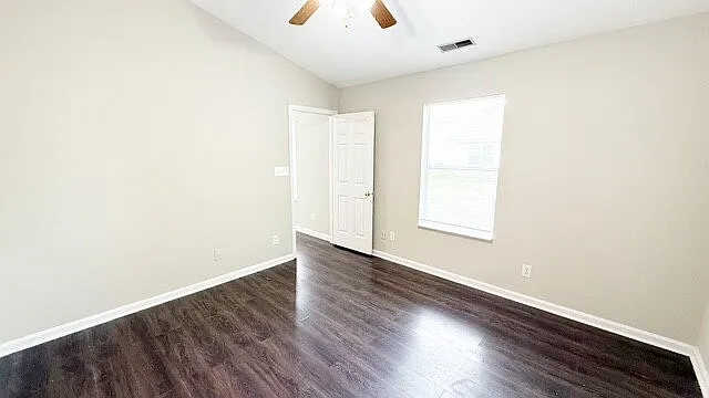 720 Rose Ln — Photo 11