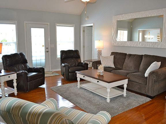 5th image of 101 Cider Mill Ct