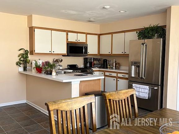 5th image of 71 Winthrop Rd #A